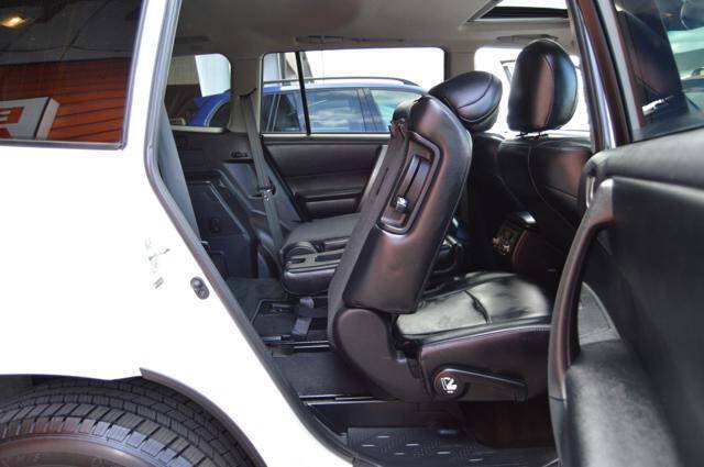 Used 2010 Toyota Highlander SE AWD/4WD image 13