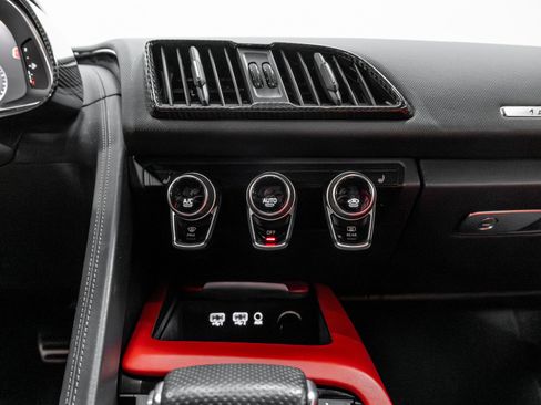 Used 2018 Audi R8 V10 w/ Premium Package image 71