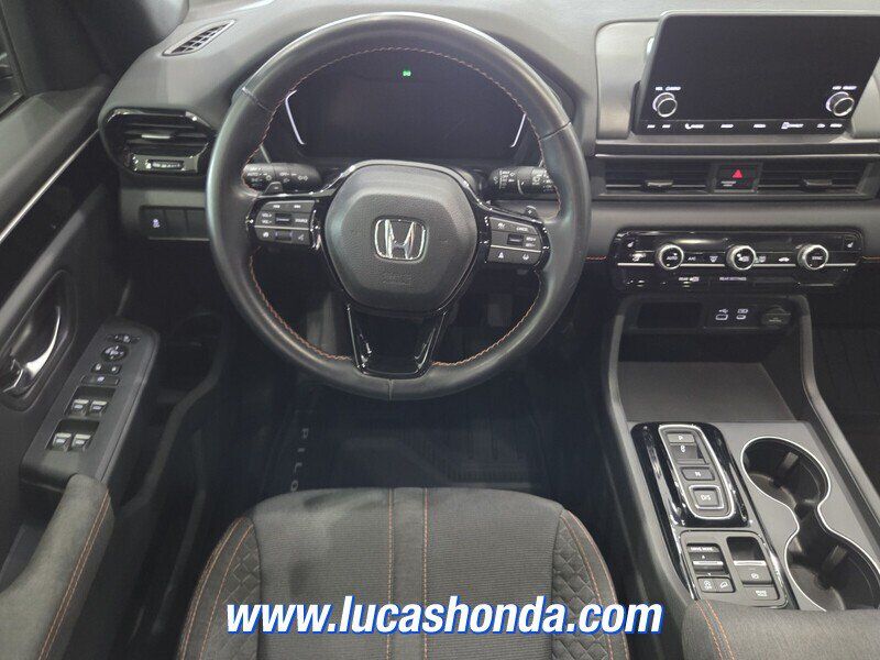 Used 2024 Honda Pilot Sport image 9