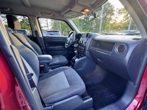 Used 2016 Jeep Patriot Sport w/ Power Value Group FWD image 4
