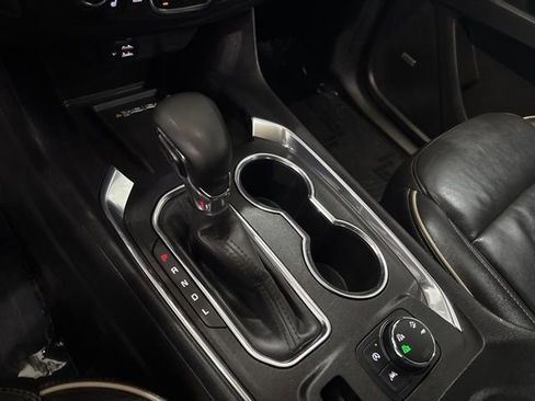 Used 2023 Chevrolet Traverse Premier image 16