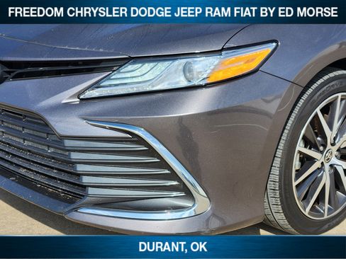 Used 2023 Toyota Camry XLE image 6