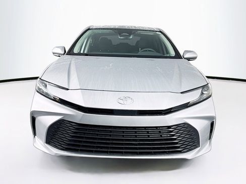 Used 2025 Toyota Camry LE image 2