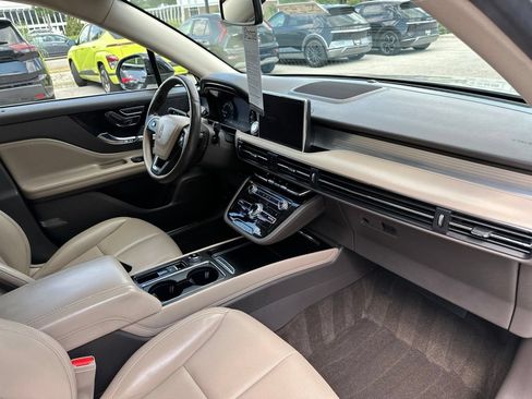 Used 2020 Lincoln Corsair AWD w/ Equipment Group 101A image 18