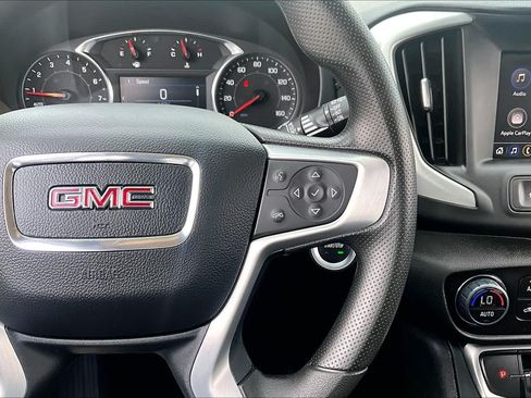 Used 2024 GMC Terrain SLE w/ Driver Convenience Package FWD image 25