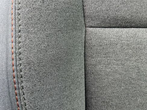 Used 2025 Ford Explorer Active RWD image 18