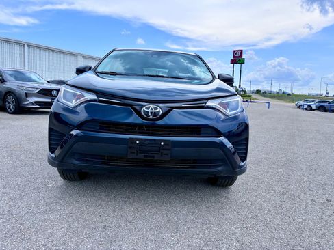 Used 2018 Toyota RAV4 LE w/ All Weather Liner Package FWD image 7