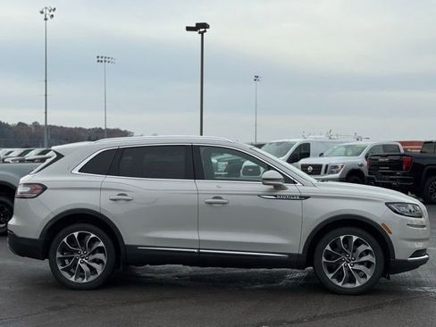 Used 2022 Lincoln Nautilus Reserve w/ Luxury Package image 36