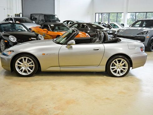 Used 2005 Honda S2000 image 11