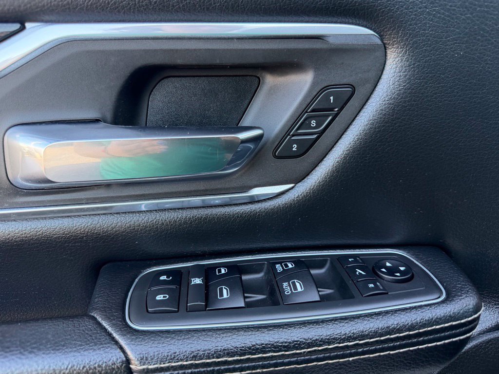 Used 2019 RAM 1500 Laramie w/ Sport Appearance Package AWD/4WD image 23