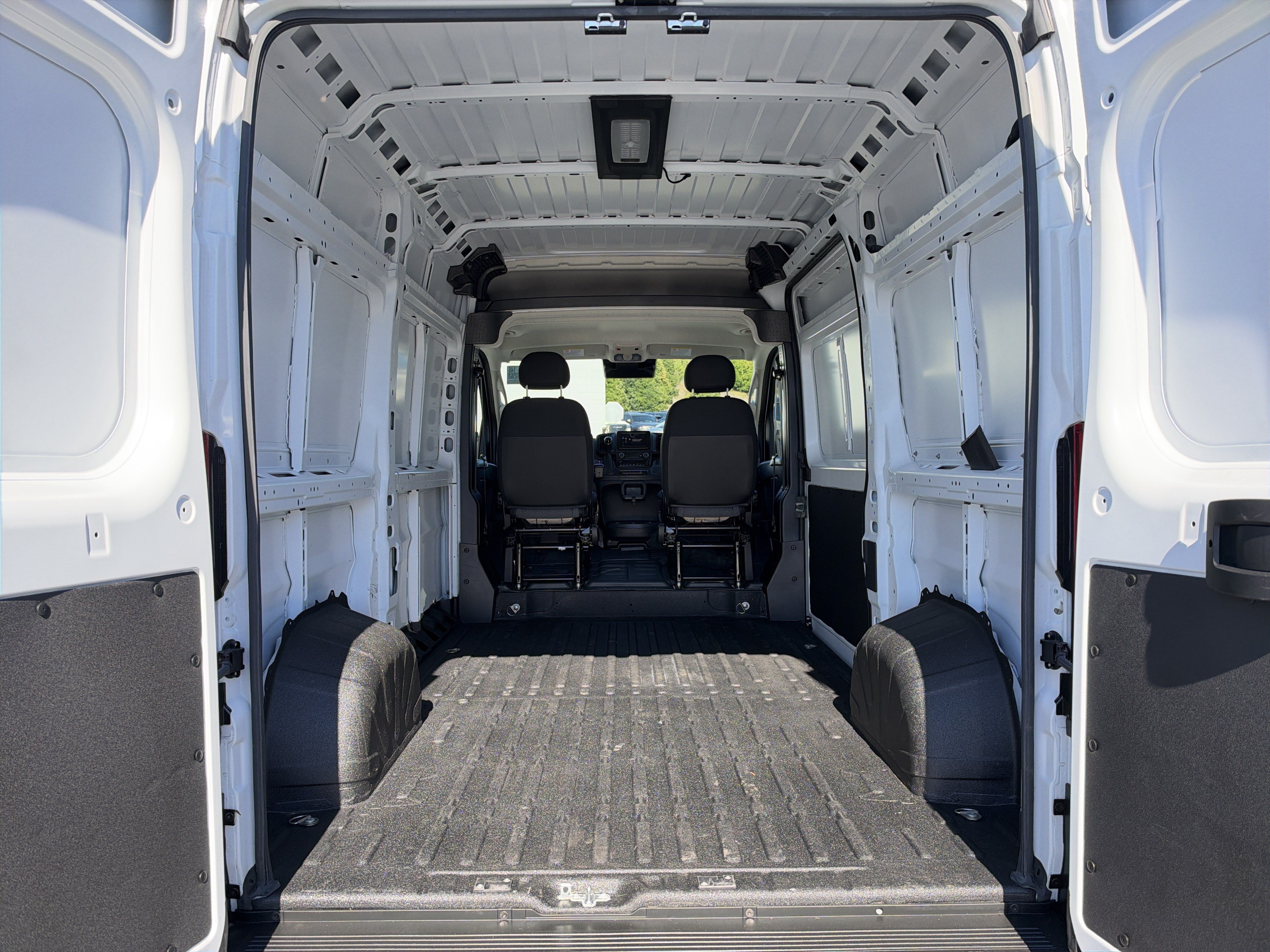 Used 2024 RAM ProMaster 1500 w/ Convenience Group FWD image 22