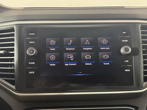 Used 2021 Volkswagen Atlas Cross Sport SE FWD image 19