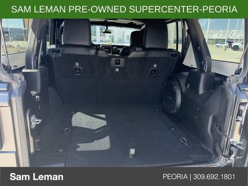 Used 2018 Jeep Wrangler Unlimited Sahara w/ Dual Top Group AWD/4WD image 7
