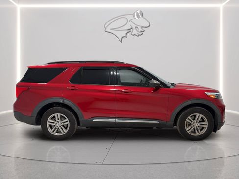 Used 2021 Ford Explorer XLT w/ Equipment Group 202A AWD/4WD image 6