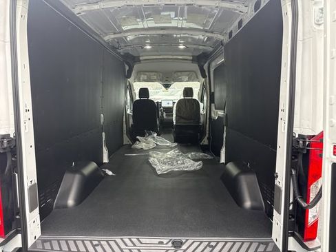 New 2026 Ford Transit 250 148 Medium Roof RWD image 11