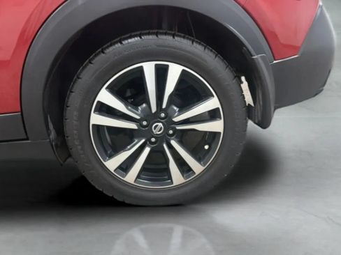 Used 2019 Nissan Kicks SV FWD image 27