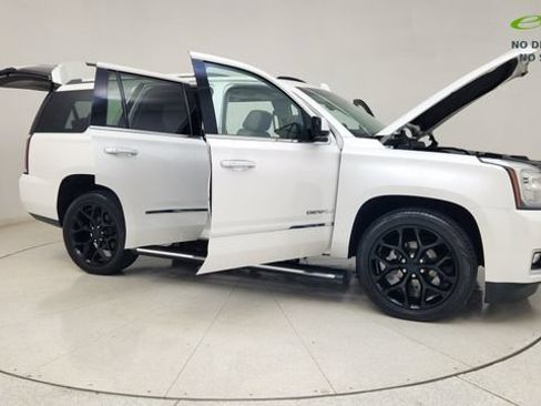 Used 2019 GMC Yukon Denali w/ Denali Ultimate Package AWD/4WD image 60