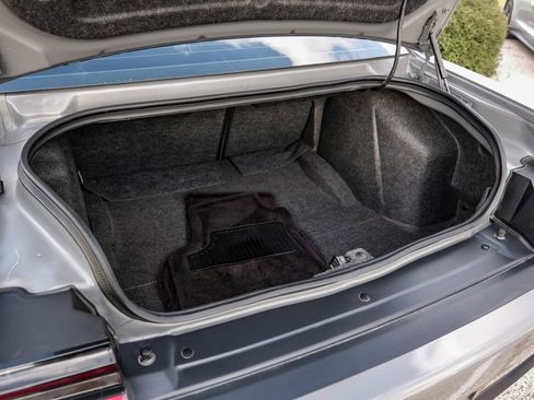 Used 2018 Dodge Challenger R/T image 53