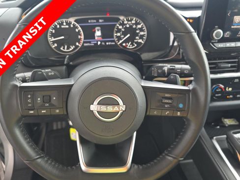 Used 2025 Nissan Pathfinder SV FWD image 5