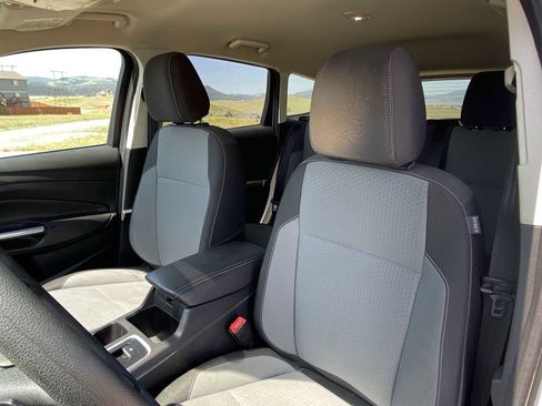 Used 2017 Ford Escape SE image 16