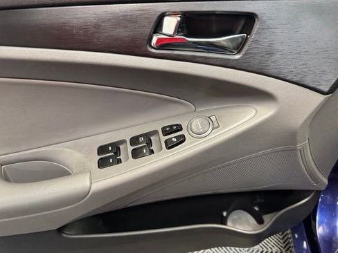 Used 2012 Hyundai Sonata SE FWD image 12