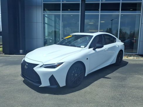 Used 2024 Lexus IS 500 RWD image 2