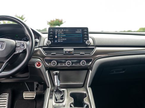 Used 2018 Honda Accord Sport image 25