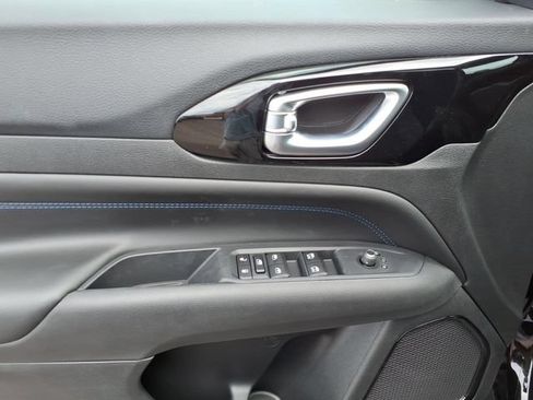 New 2026 Jeep Compass Latitude AWD/4WD image 5