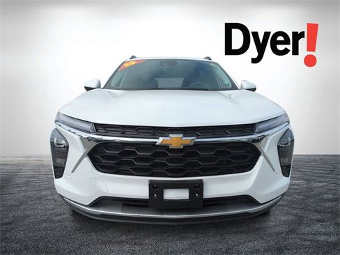 Certified 2025 Chevrolet Trax LT image 9