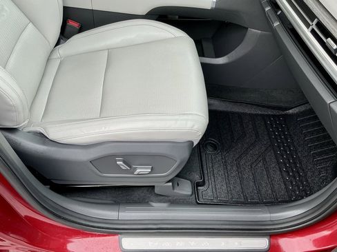 Used 2025 Hyundai Santa Fe Calligraphy image 23