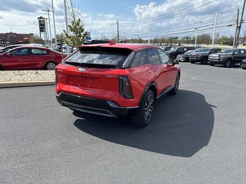 Used 2025 Cadillac Optiq Sport 2 image 7