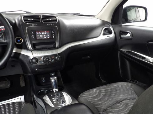 Used 2018 Dodge Journey SE w/ Blacktop Package image 14