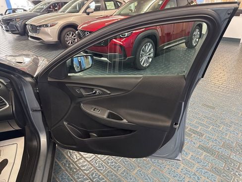 Used 2025 Chevrolet Malibu LT FWD image 18