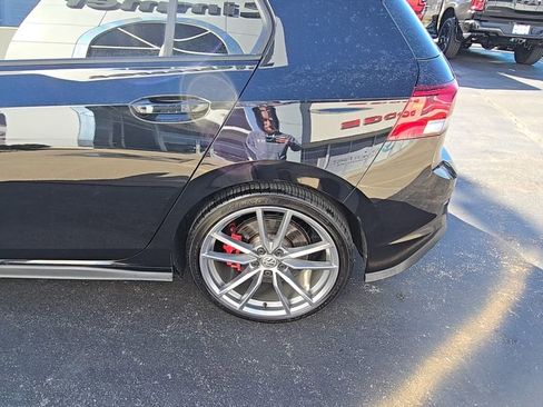 Used 2022 Volkswagen GTI S image 11