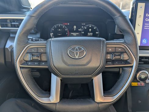 Used 2024 Toyota Tacoma TRD Off-Road image 28