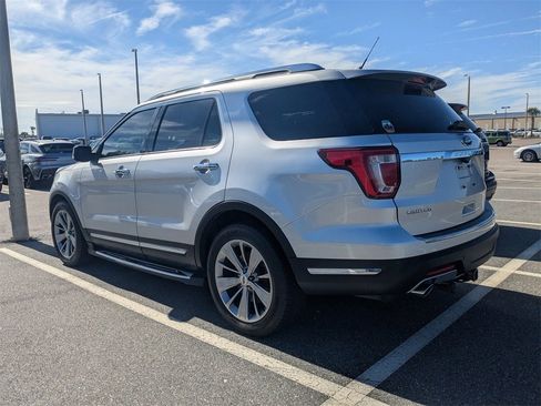 Used 2018 Ford Explorer Limited image 3