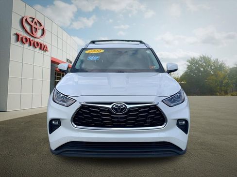 Used 2022 Toyota Highlander Limited image 8