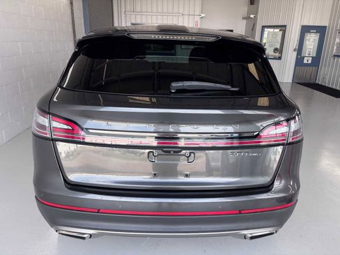 Used 2019 Lincoln Nautilus Premier AWD/4WD image 6