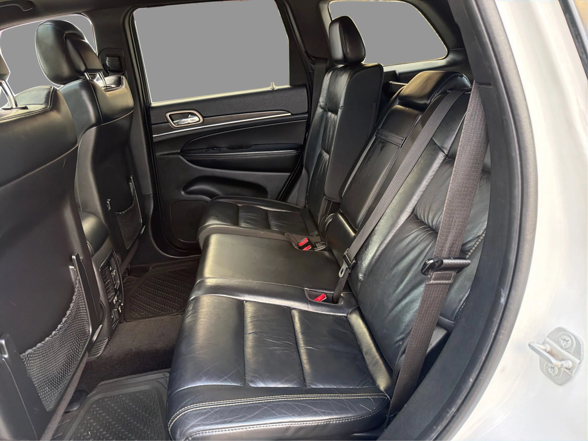 Used 2015 Jeep Grand Cherokee Limited AWD/4WD image 11