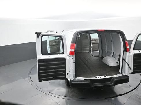 Used 2023 Chevrolet Express 2500 Extended RWD image 28
