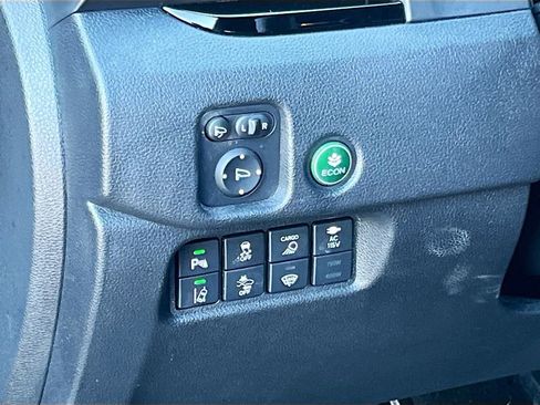 Used 2025 Honda Ridgeline Black Edition image 10