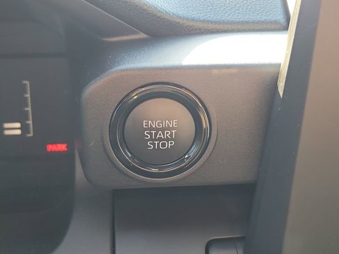 Certified 2025 Toyota Tacoma SR image 24