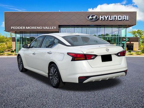 Used 2025 Nissan Altima 2.5 SV FWD image 6