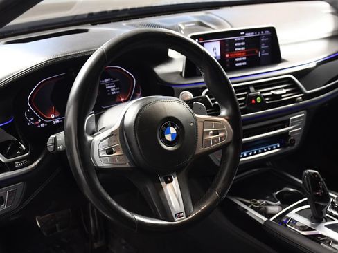 Used 2020 BMW M760i xDrive w/ Luxury Rear Seating Package AWD/4WD image 13