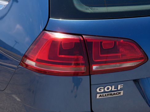 Used 2017 Volkswagen Golf Alltrack SEL AWD/4WD image 17