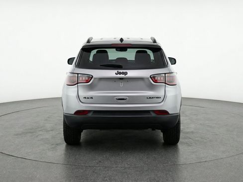 Used 2025 Jeep Compass Trailhawk AWD/4WD image 7
