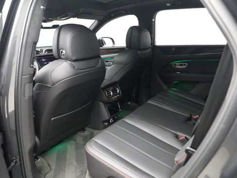 Certified 2021 Bentley Bentayga image 23