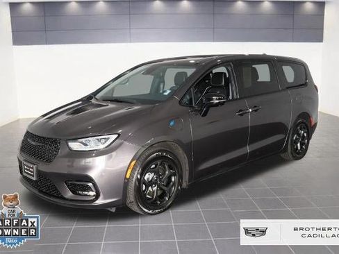 Used 2023 Chrysler Pacifica Limited w/ S Appearance Package FWD image 1