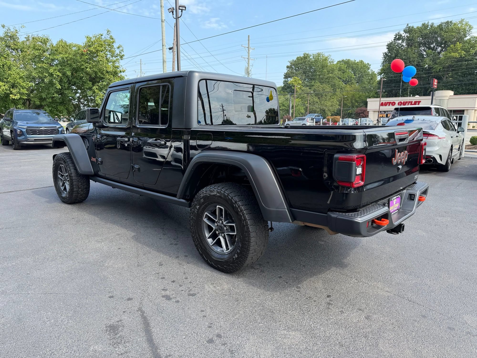 Used 2026 Jeep Gladiator Mojave AWD/4WD image 4