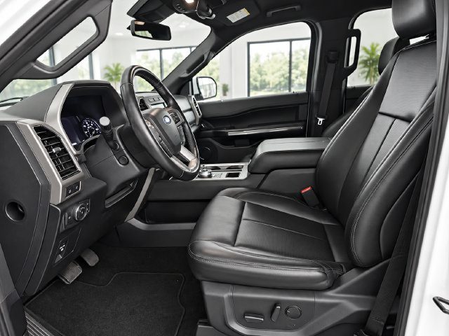 Used 2021 Ford Expedition XLT RWD image 4